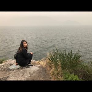 Meet your Posher, Vee